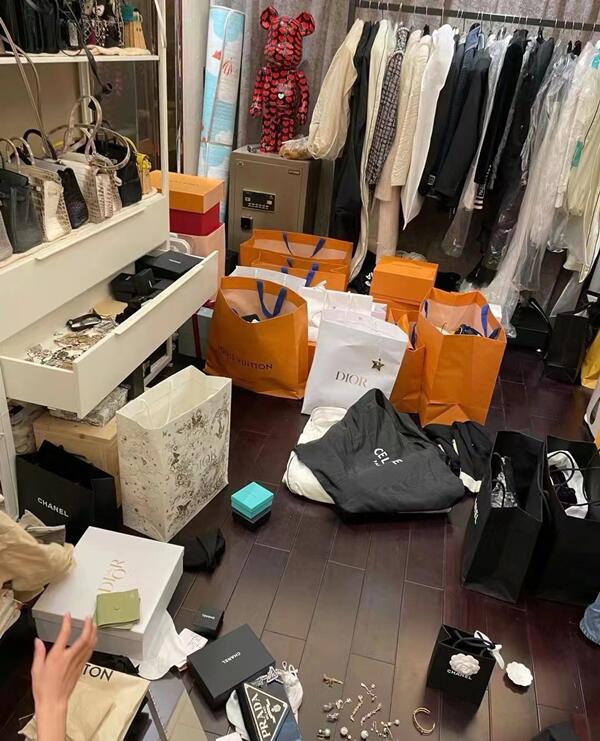 阿坝回收顶奢鞋服